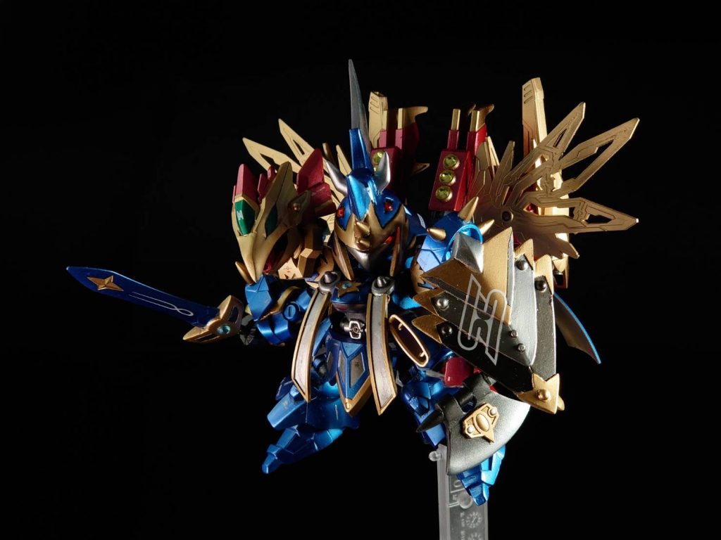 BB戦士のナイトサザビーのギミックであるグリフォンと合体した「ハイパーナイトサザビー」を再現した「フォーメーション:ハイパー」です。機動性と火力が向上した万能形態としてプチモビファイト1回戦で活躍しました。