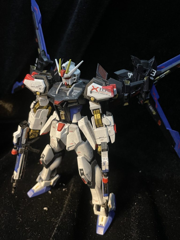 二作目、『ストライクストライク』。ストライクフリーダム風味の、ストライクです。ウイングは壽屋さんの『エグゼニスウイング』を使用しました。