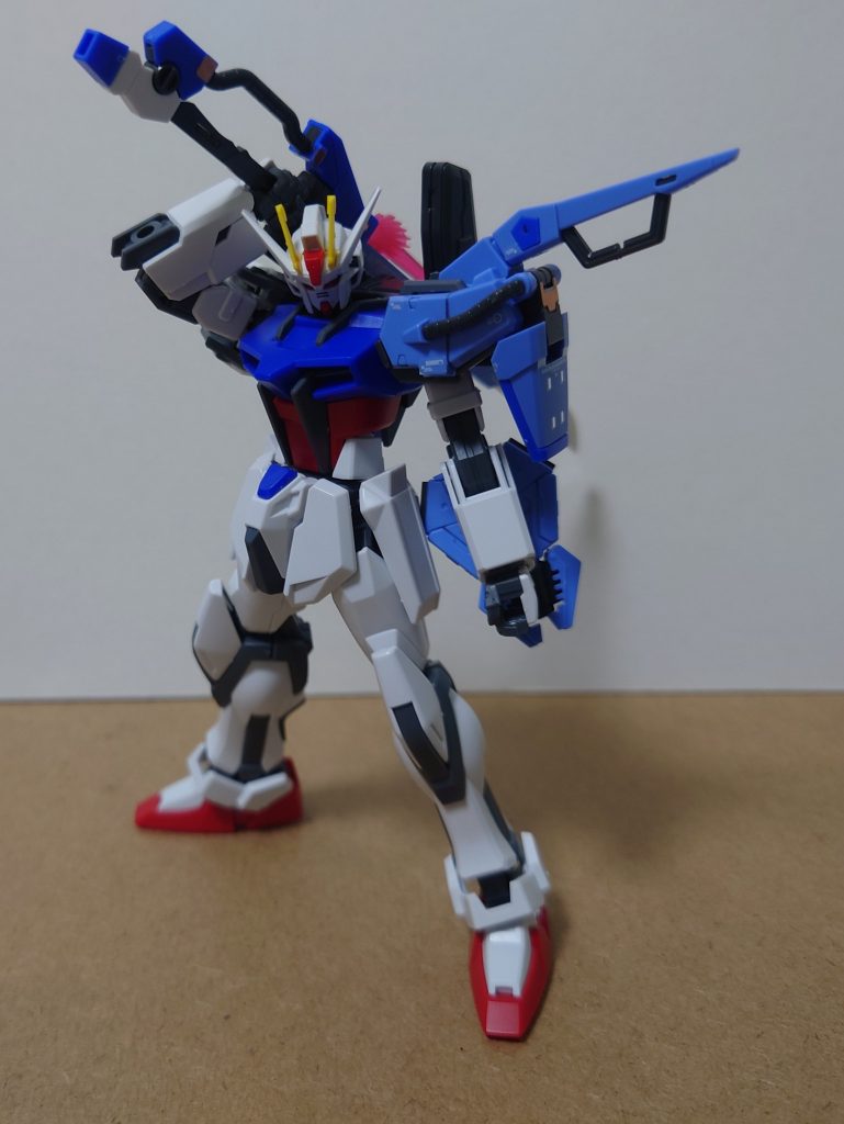 RGの可動範囲のおかげでこんなポージングもできます