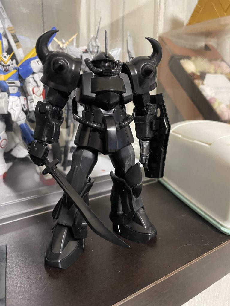 エコプラなので元は真っ黒、合わせ目はザクっり消してます。