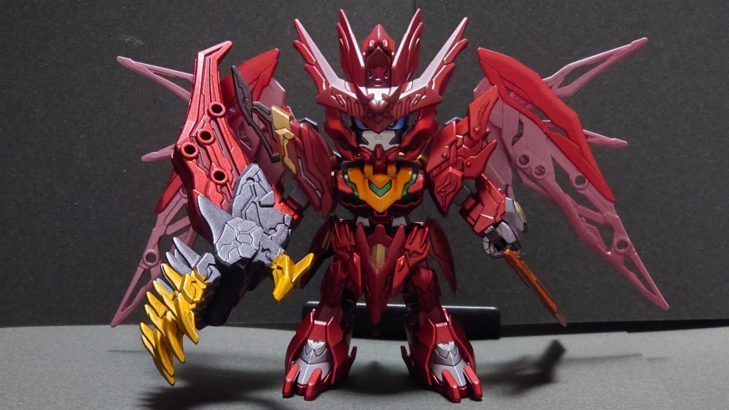 羽を閉じて、接地したイメージです。羽を閉じると、もろディスティニーの羽ですね