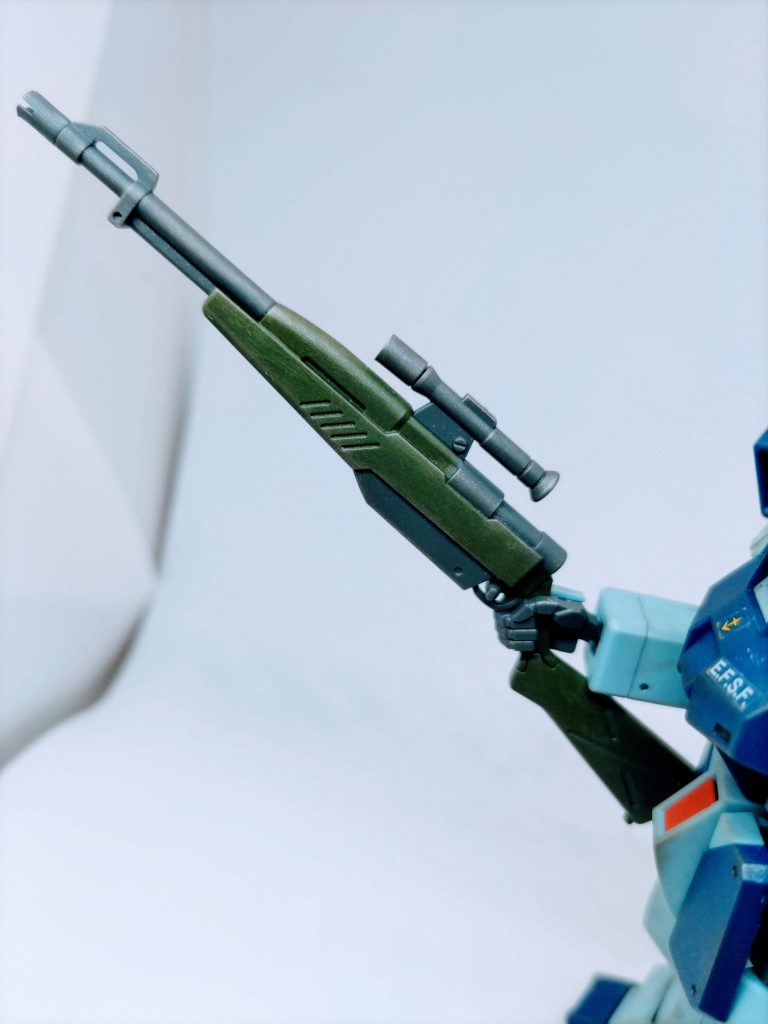 ライフルの緑部分だけ塗装。うまくマスキングできました。