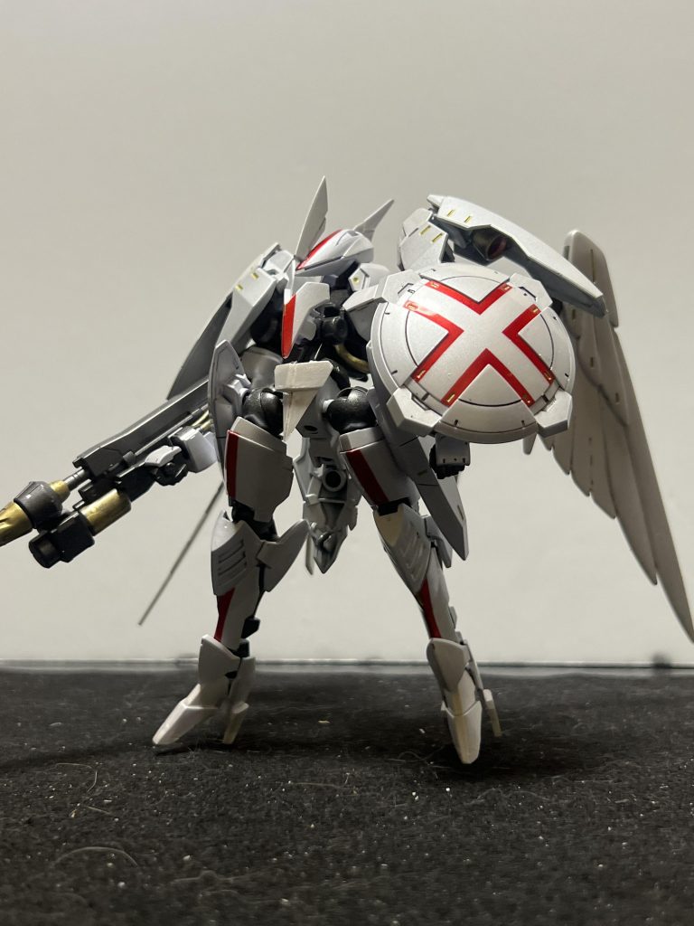 つま先とかかとは伸ばして、設置が少しマシになりましたが、デザイン上安定性は無いので長時間立たせておくのは難しいかも。