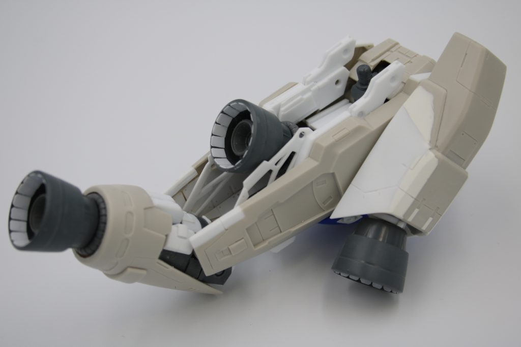 肩のフレキシブルスラスターアーマー内部も制作。外側も形状変更、ディテール追加。