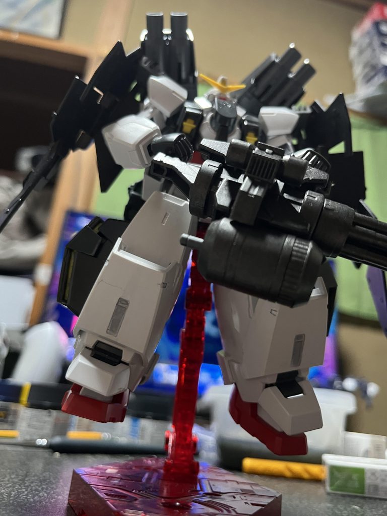 下から煽るように。。大型マシンガン装備で遠距離放射します。笑