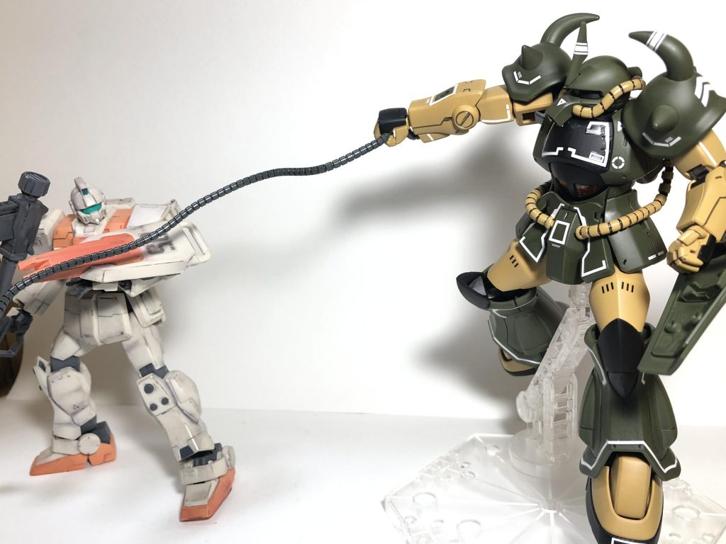 友情出演の陸ジム✨見事に攻撃を盾で防いでますw