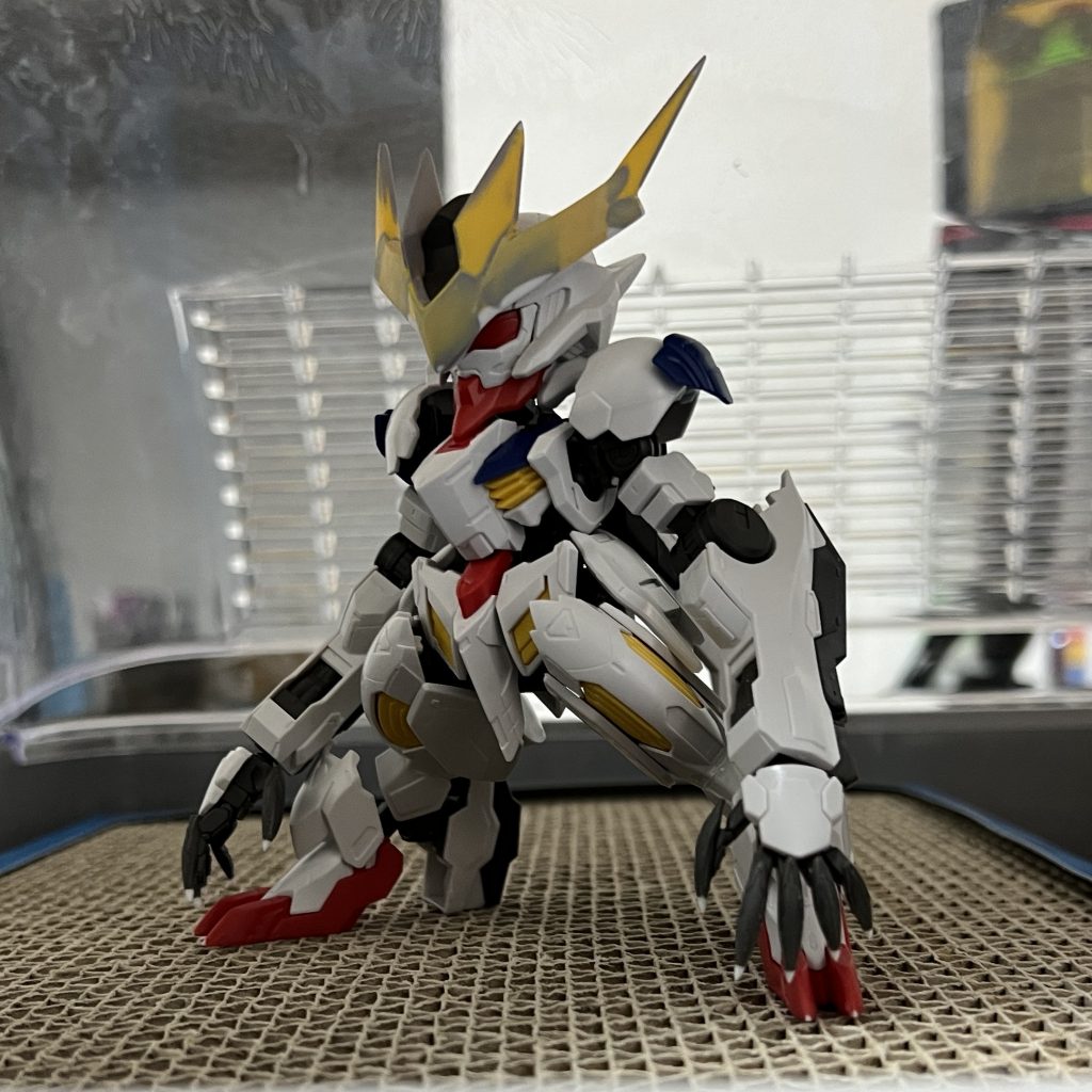 ネットでBBルプスを発見!しかも地元のお店で取り置きしていただきその日中に受け取りに行きました。早速アンテナの取り付け工事です、エポパテでオデコのパーツを固定してアンテナを装着させています。ばっちりイメージ通り!!それもそのはず、同じ頭部で実験していましたからww