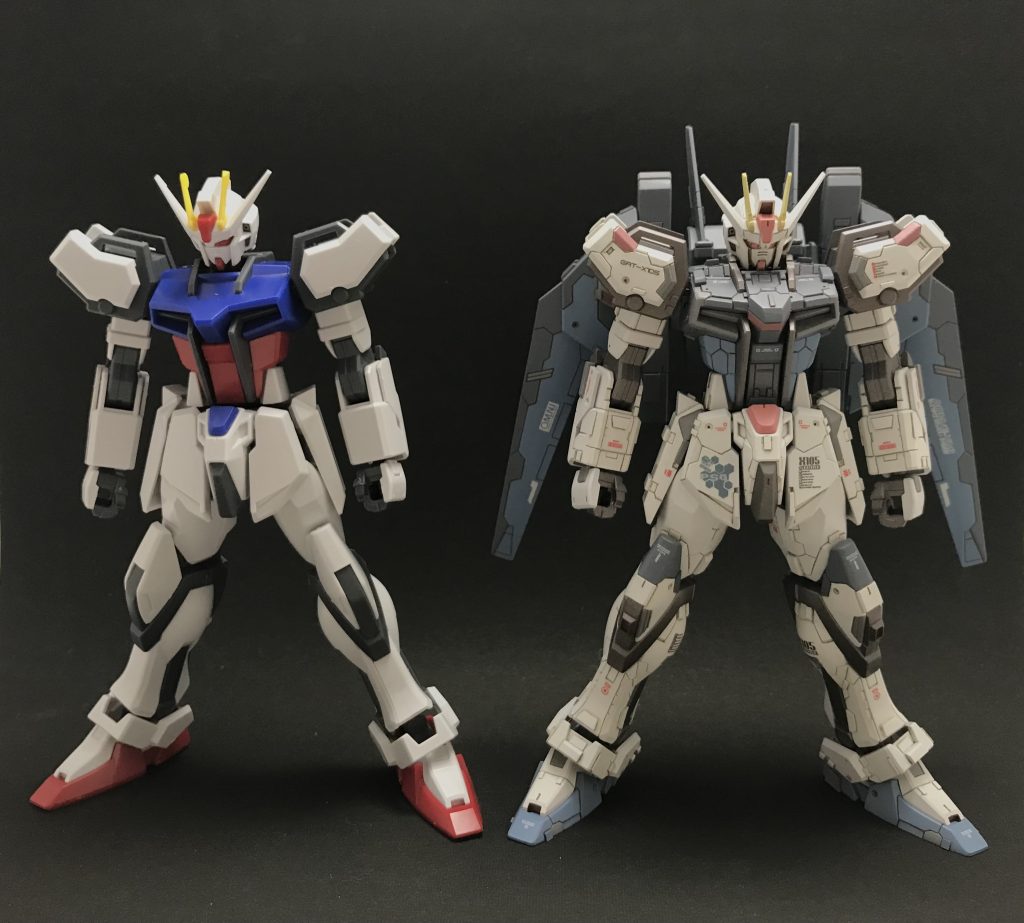 そして前のEGガンダムに引き続きビフォーアフターです! プロポーションがほとんど変わってないのがお分かり頂けると思います。それにしてもバックパックと色変えだけで随分印象が変わりますね。当たり前か笑 余談ですが、ミスターカラーGXの赤と青を混ぜるとナスコンになります。割合を変えても紫にならないんです。すごく不思議ですね。あ、そのナスコンに適量白を混ぜたのを今回濃紺として使いました、という話しです笑