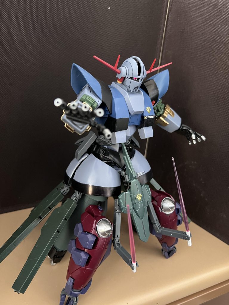 一応モノアイも動くので、逆方向からの写メも一枚。