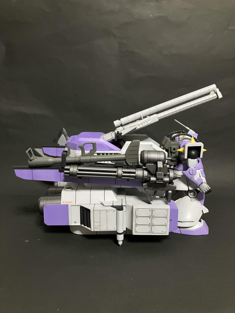 こちらも、バズーカー、ガトリング砲をスタビライザーに載せてますが重さに負けないよう渋く調整しました