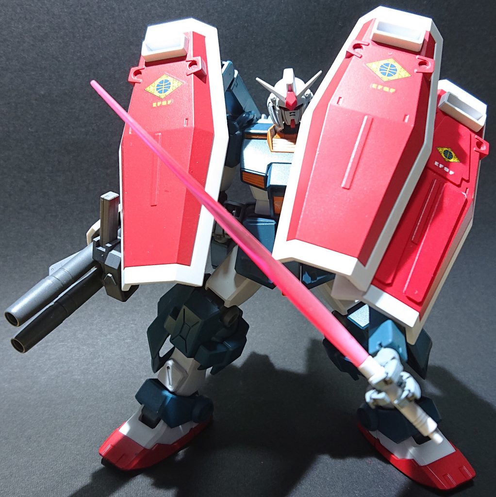 シールド多い＝硬くて強い！って感じの小学生みたいな発想で作ってますが､私はこういうのが好きなんです。一機でファランクス出来るのも特徴ですね！