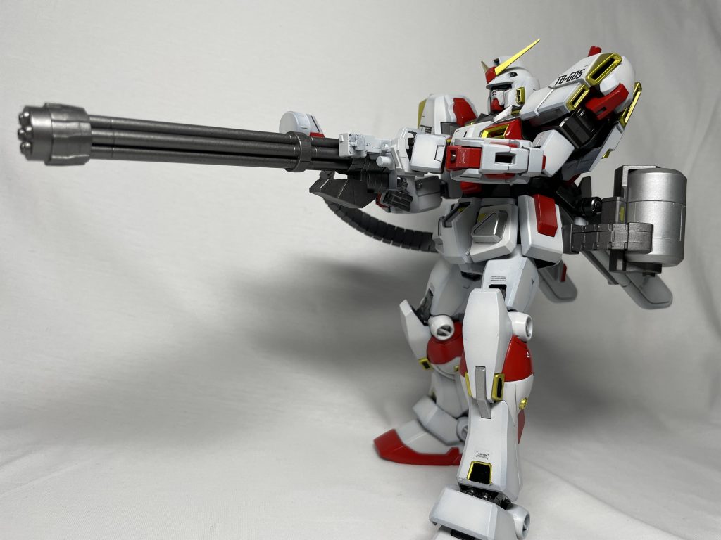 5号機と言えばジャイアントガトリング、4号機のチャージ中の援護のための武装ですがガトリングはかっこいいですね！