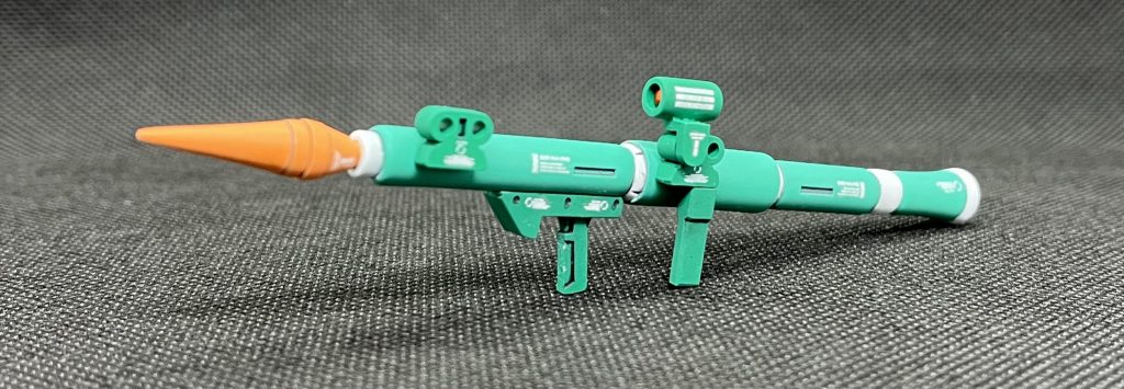 ぺこランチャーは丁度良いサイズのロケランが無かったので、HGUC Ex-Sの背部ビームキャノンを加工してベースとし、同サイズのシュヴァルベ、リーオー、アシュタロンのパーツを組み込んでいます。