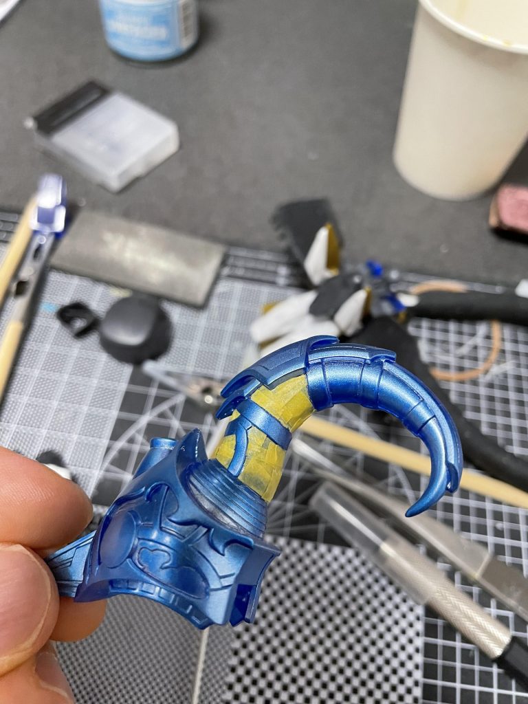 サフレスで塗装してます。ジャイアントアンカーはシルバー→クリアブルー→ディアクティブブラック→レッドブラウン→シルバー→カッパーとふいてます