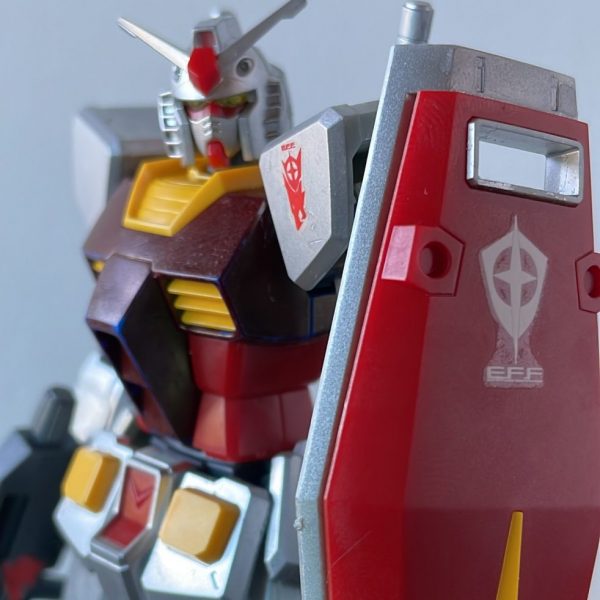 ガンダム　シルバー