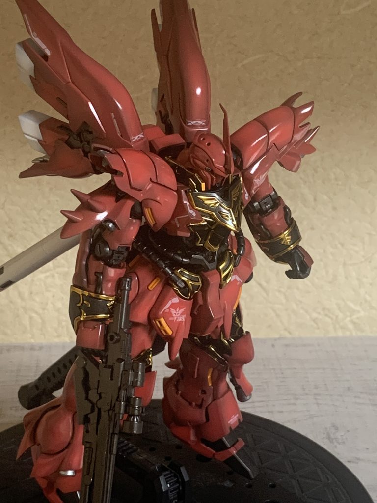 シナンジュRG 全塗装–2枚目/制作者：MR.T