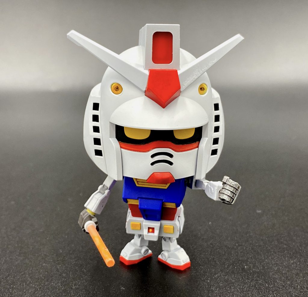 滑り込みでガンマカ企画に間に合いそう、かつ新調したコンプレッサーでガンマカエアブラシを試してみたかったので、今回はガンマカのみで全塗装しました。ピンクを持っていない事に気づき、白赤で調色したので、サーベルは筆塗りです。汚い(汗