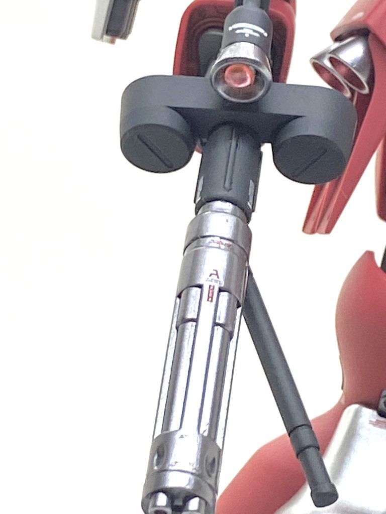 ビーム・ガトリングガンはフレームメタリック吹きましたら、上面の合わせ目がかなり目立ってしまったのでデカール貼って誤魔化しています。勿論、センサーもクリアーパーツ使っています。