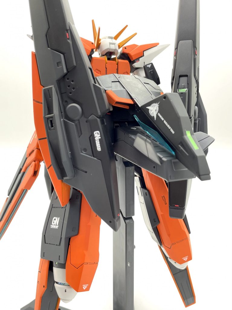 寂しいところには筋彫り＋モールド＋プラ板を追加しました