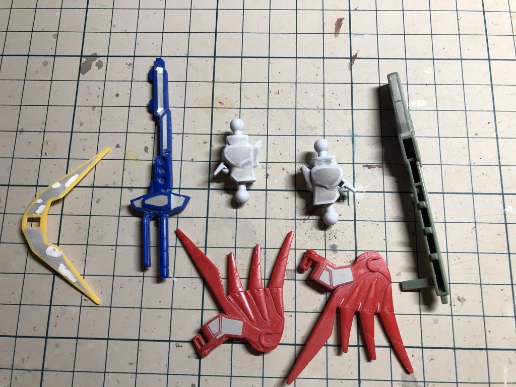 肉抜き穴は最低限、気になるところのみパテ埋めしてます。