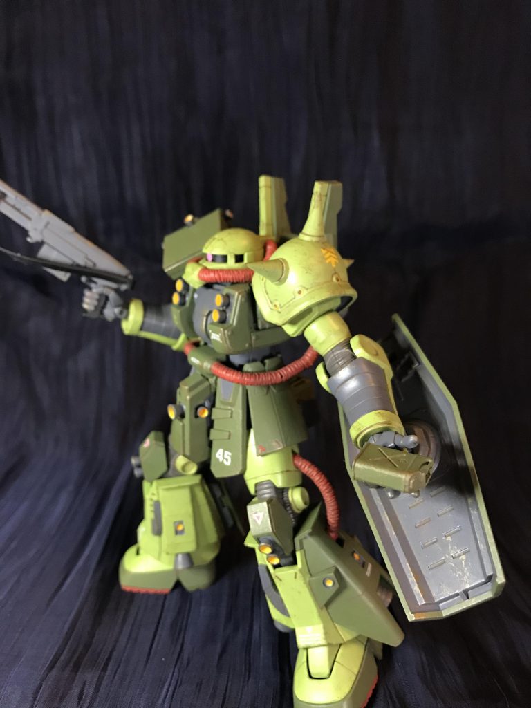 ジェリ缶爆弾。光線発射直前の口腔内に放り込めばワンチャンあるかもしれませんが、それはシナリオが許さない！