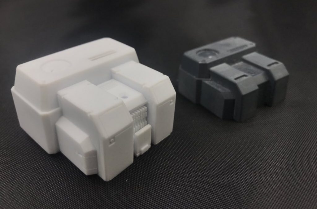 バックパックはプラ板で一回り大きくフルスクラッチいたしました。