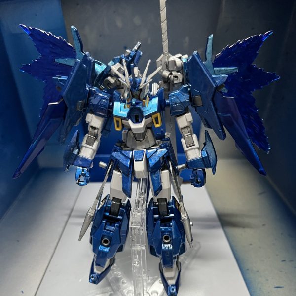 それは異世界から舞い降りた否定と断罪の鉄の巨人