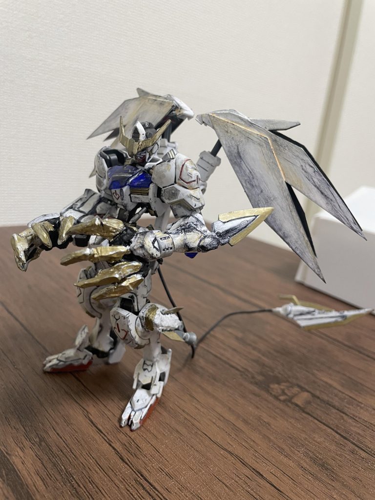 イカツい腕にシンプルな羽!かっこよくできたんじゃないでしょうか?!