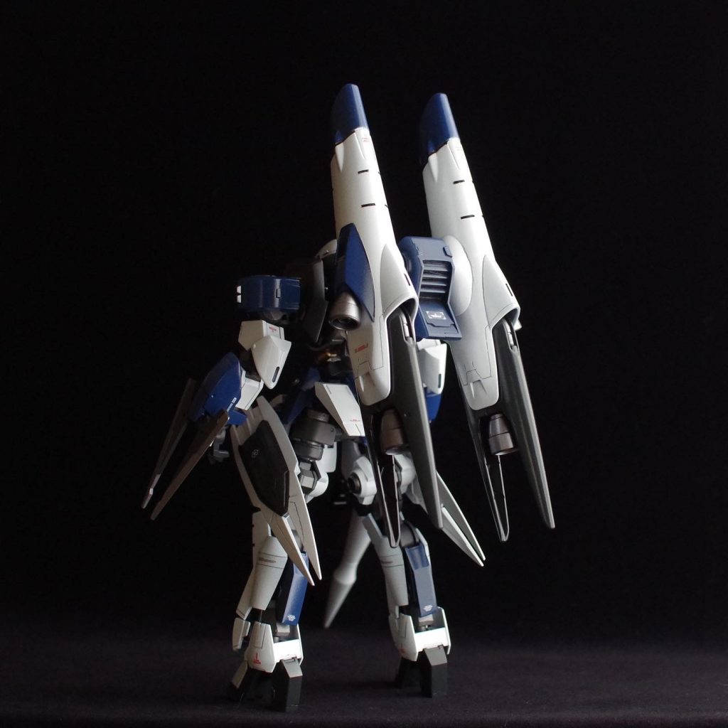 1番の特徴のキマリスブースター。合わせ目も消し・後はめ加工も行った上で、細部の塗り分けもこだわりました。