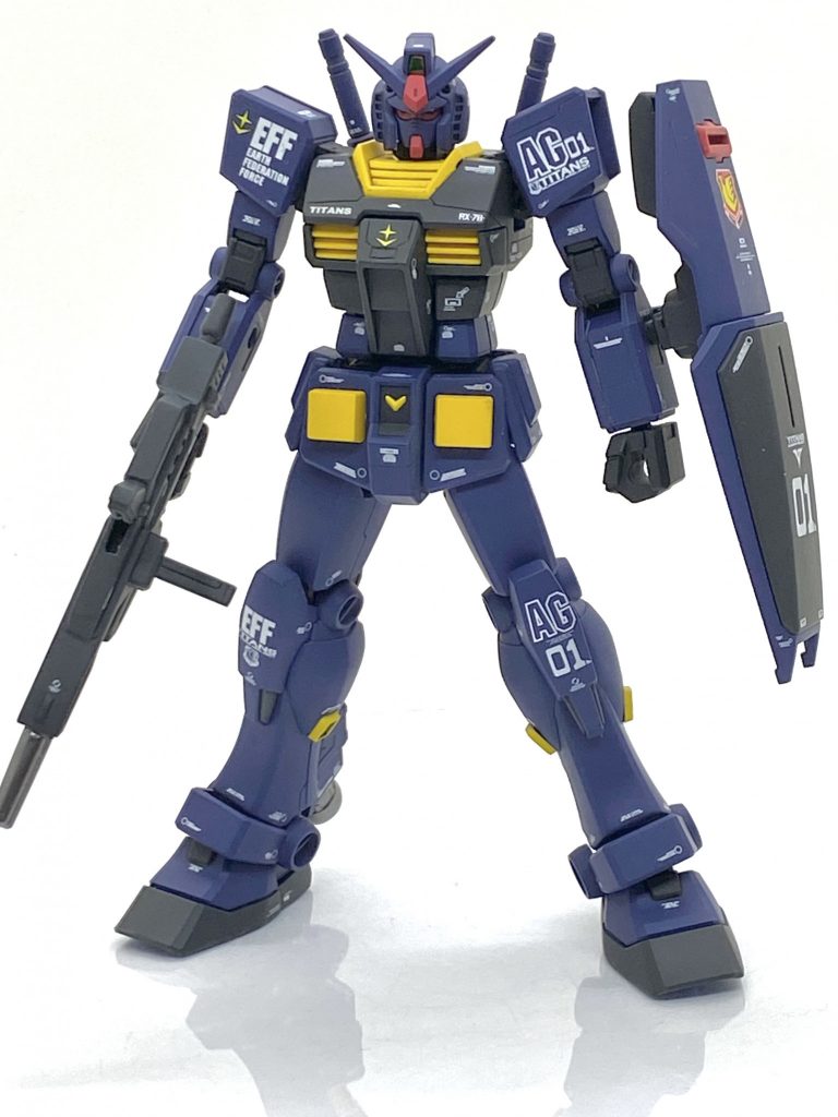 自分の設定上、ガンダムマークⅡの武器をテストする機体なのでマークⅡのビームライフルとシールドをスーパーガンダムの余りから拝借して、きっちり作りました。