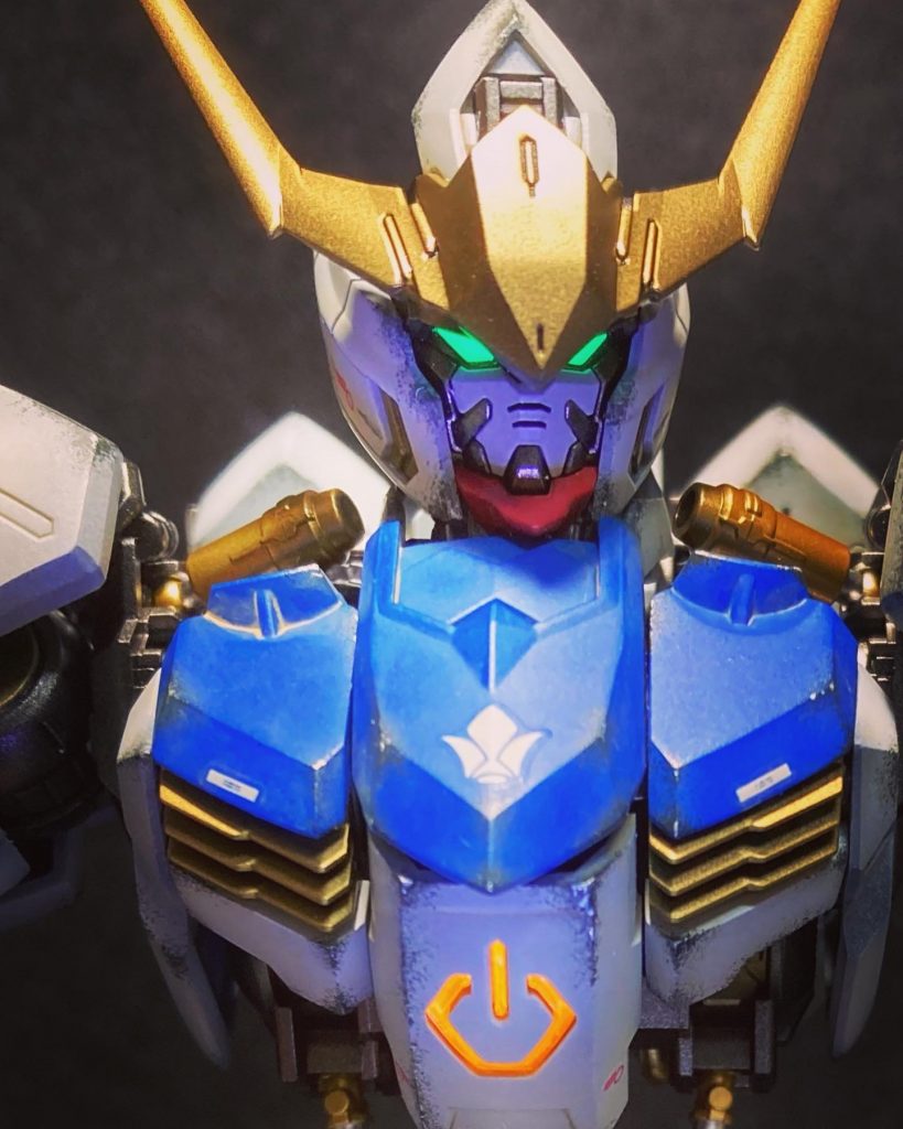 クリアパーツはブラックライトで光るのねん