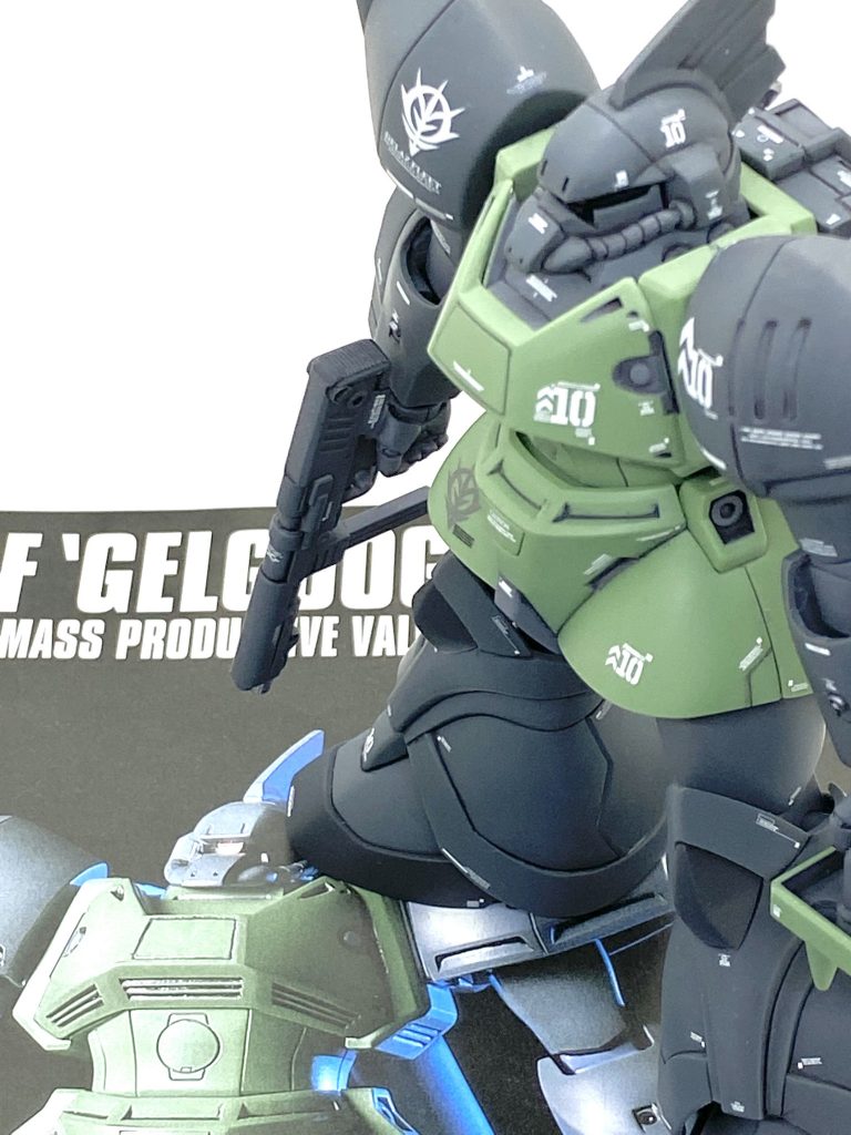 最後は説明書と。HGUCのゲルググマリーネは一度、全塗装で作った事があり、ある程度はわかっていたのですが・・・モールドの彫り直しだけで相当時間が掛かってしまい、頭や首、肩なども弄りたかったのですがそのままになってしまいました。ですが・・・それでもモールドの彫り直しとデカールのおかげで殆どプロポーションは弄っていないにも関わらず、まずまずのが出来て自分的には納得してしまいました(自分は素立ちしかさせないので可動範囲はあまり気にしてません)。塗装の方も成型色はグレーは相当に良いのでつや消し吹けばそれだけで全塗装したみたいになりますし、バーニアや腕の110mm速射砲をメタリックにしたので上手くメリハリがついたと思います。今回わかったのは古いキットもモールドの彫り直しをすれば一気に完成度が高くなるという事で手間は掛かりますがこれからも丁寧な作業を心掛けていきます。ご覧して頂きありがとうございました。