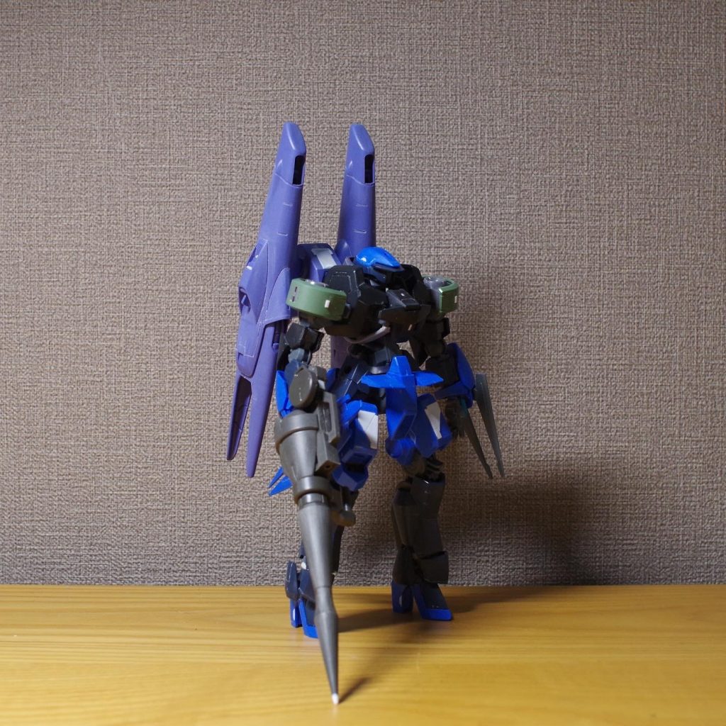 プロポーションも変更しています。腰・モモ・足首で延長しました。特有の寸詰り感は抑えられたと思います。