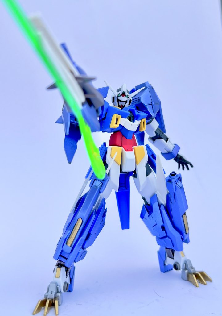 ▲ドッズセイバー(剣)「突き」の状態に出来るよう、手首を加工しました。刀身はダブルオーセブンソード／Gのブラスターのものを加工しています。