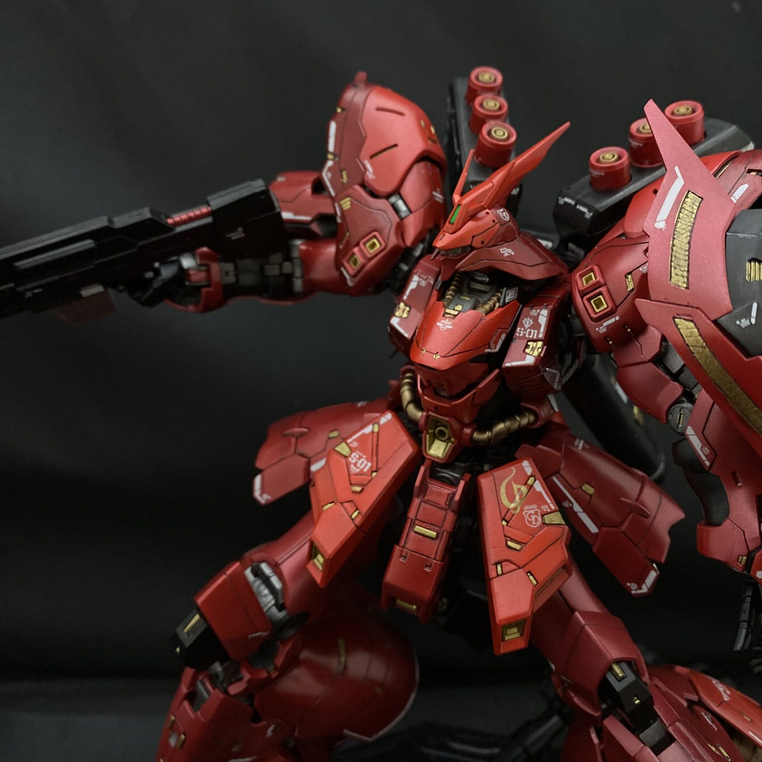 バンダイ RG 1/144 サザビー 全塗装完成品-