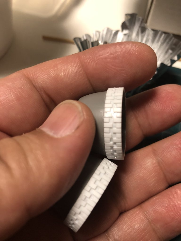 苦行のプラチップ貼り。