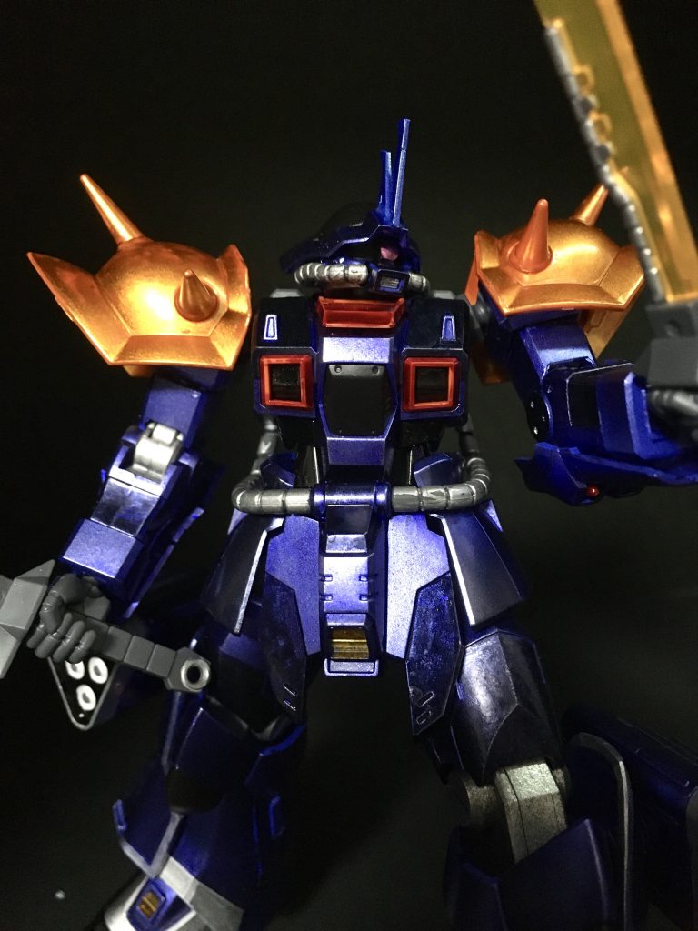 ズームアップ!角を二枚刃にしました。モヒカン仕様!青は紺と濃紺で塗り分けしました。