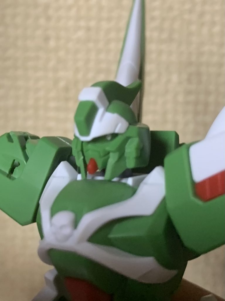 フェイスパーツのカメラアイに特に印象的な「木星モノアイ」を追加します。…が、パッと見ではあまり目立たない部位だったりします😅