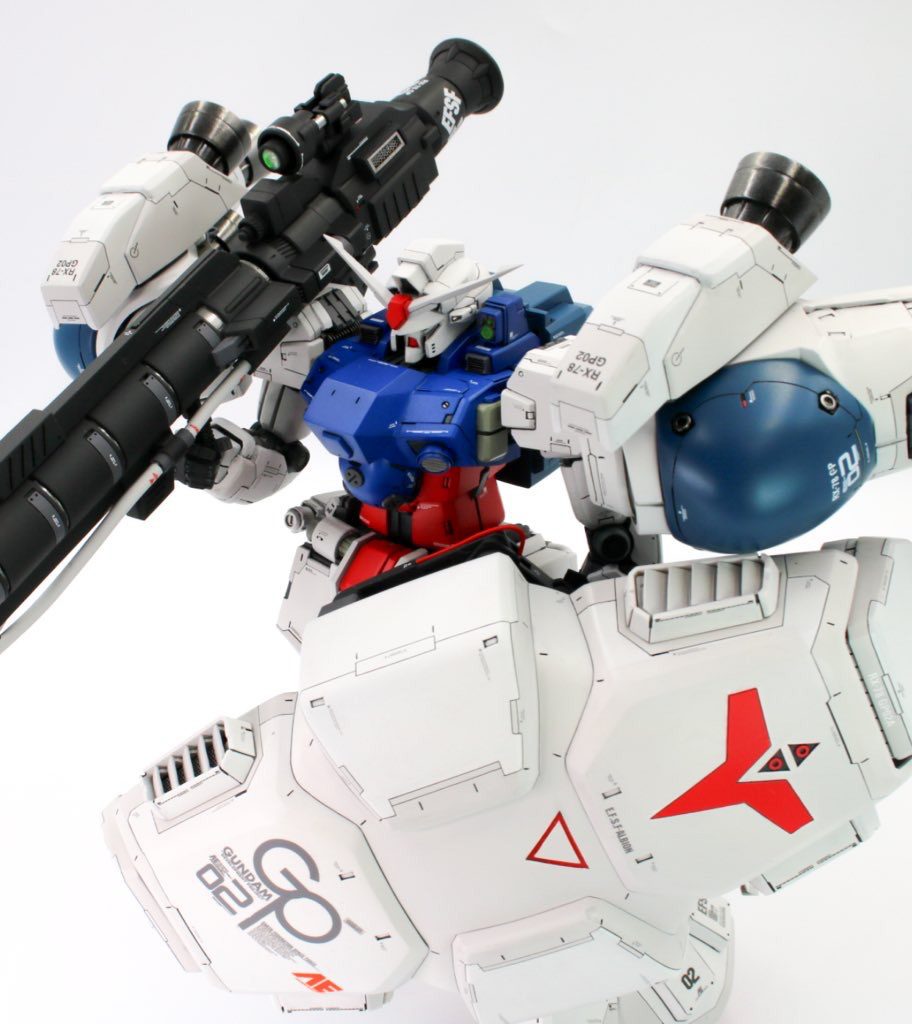 シールドも、元あったディテールを消して、新たにディテールを追加、腕に保持出来る様にプラ板でアームを制作、ネオジムで固定致しました。