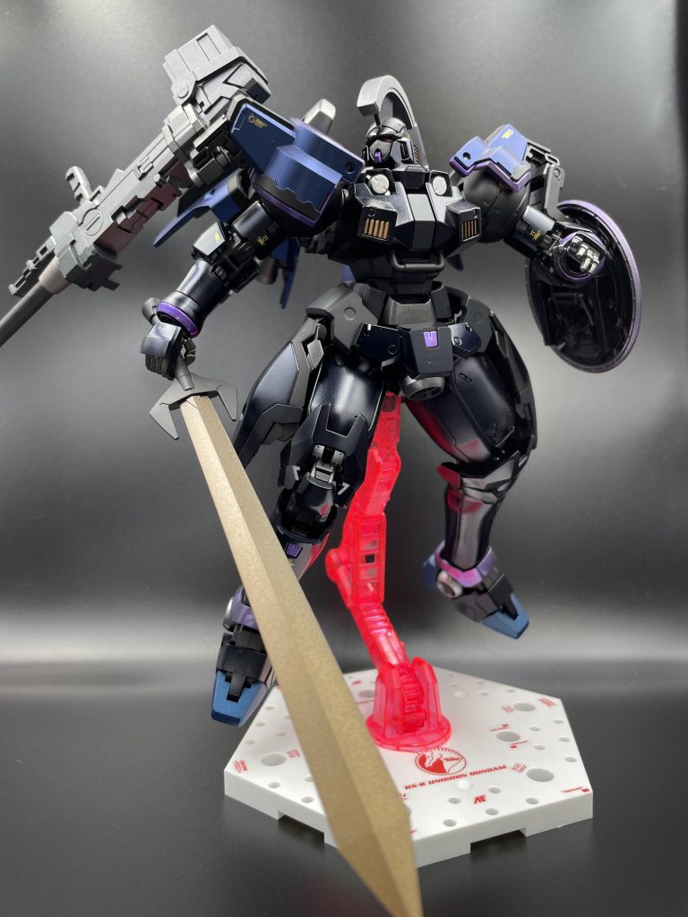 超合金ニューZをも容易く切り裂く剣モビルスーツ、モビルアーマー、戦艦であろうと両断可能