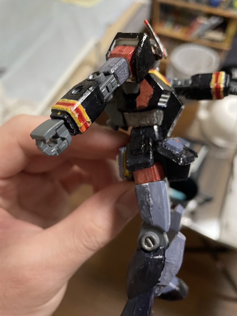 仮面ライダーBLACKみたいに茶色の筋肉部分にもこだわりました。ガンダムの場合はロボットなので内部装甲にしときます