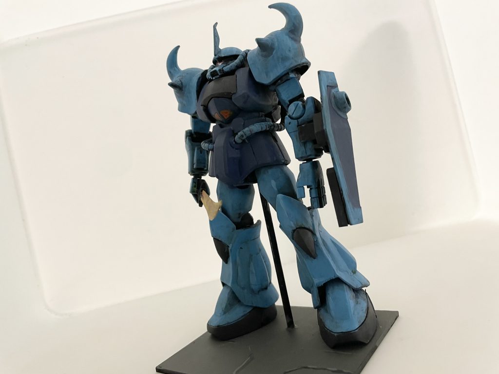 旧HGUCのグフはカスタムみたいなスタイリッシュ感がある気がします。リバイブの方がグフっぽいイメージですがこれはこれでよし。