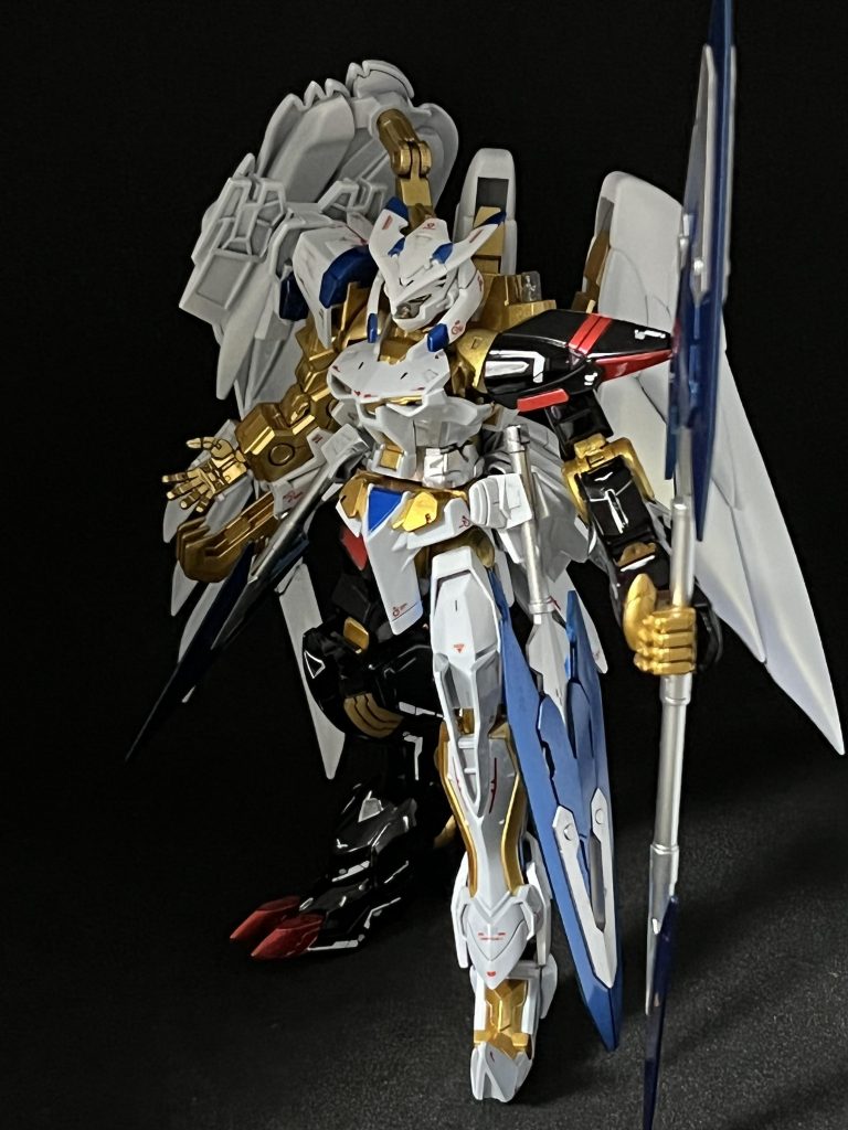 ガンダムアストレイ ゴールドフレーム 白天(ハクテン)白天=昼間、日 の意