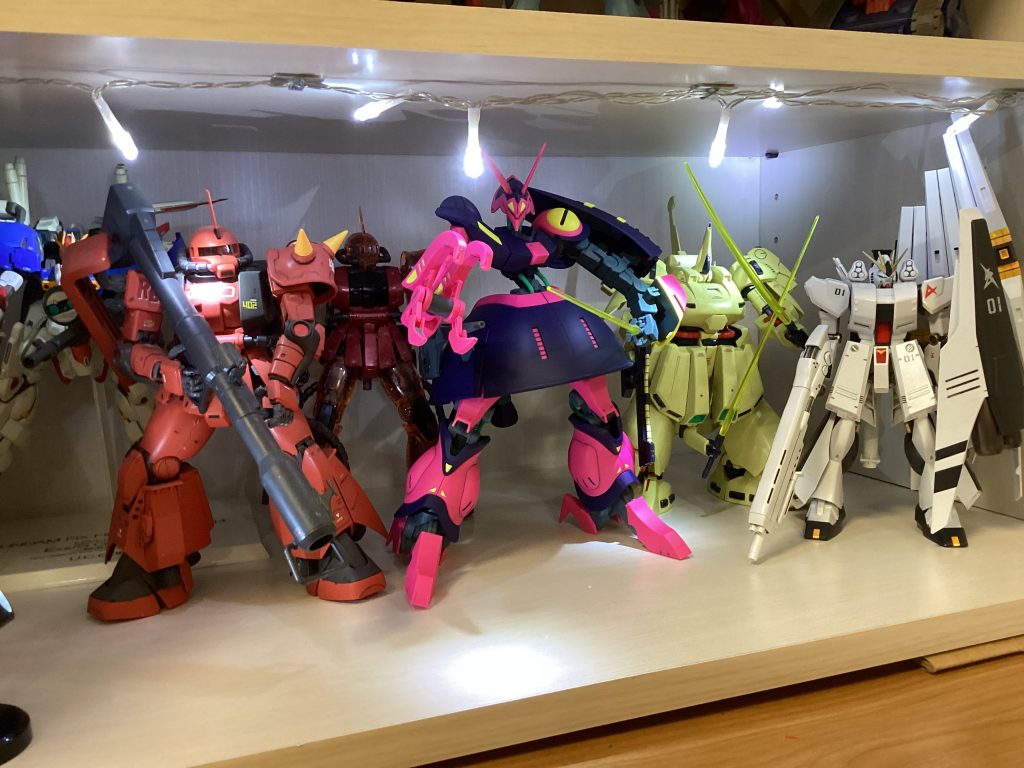 ファンネルの分MGよりでかい。