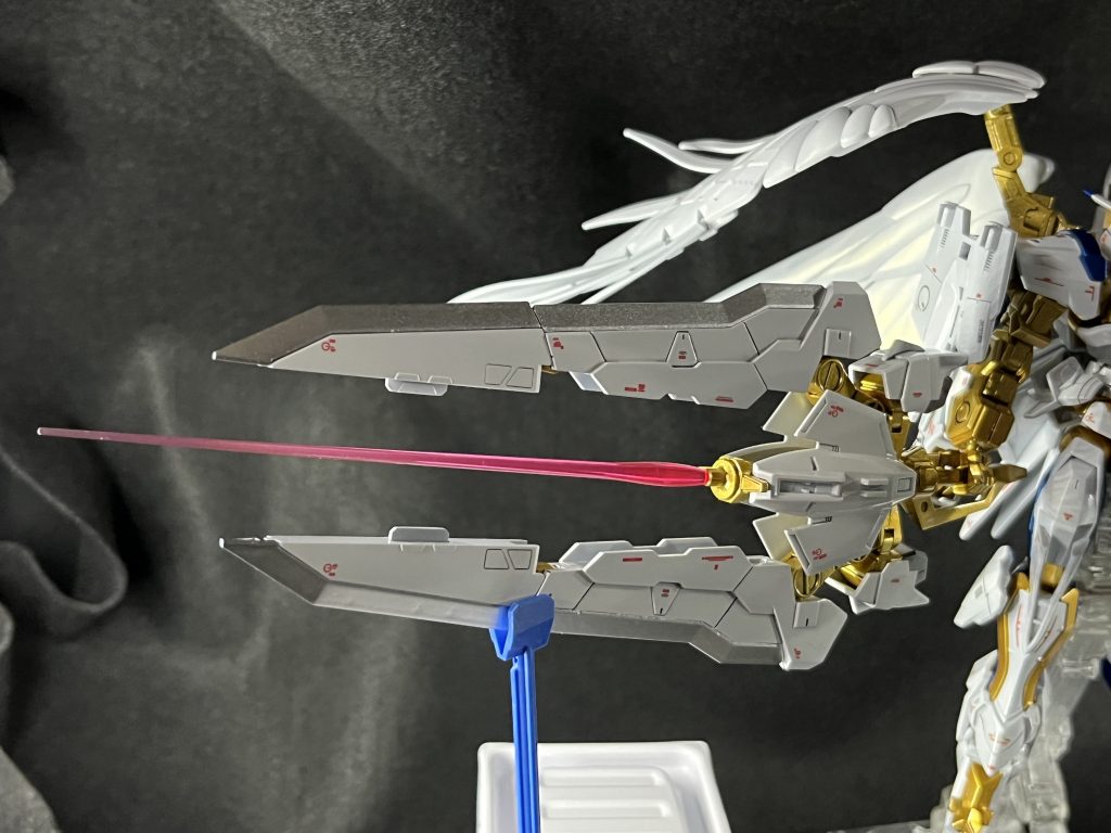 最後に、物理武装だけではと思い、ビームサーベルも出力出来る様にしました。