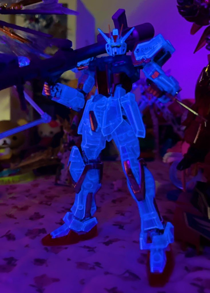 UVライトにもイイ感じに反応