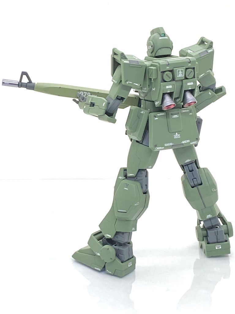 塗装箇所とカラーレシピロングレンジ・ビーム・ライフルマズルやセンサー部、バーニア外部→(ガイア)フレームメタリック(1)ロングレンジ・ビーム・ライフルハンドガード部→(ガイア)ライトグリーン胸ダクト外部→(クレオス)濃緑色各部ディテールグレー部→(クレオス)ニュートラルグレーメインカメラ内部→(クレオス)ガンダムマーカーメッキシルバー