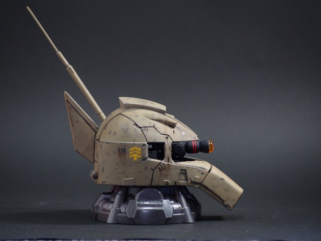 後頭部のトサカは、カスタマイズパーツを使用。