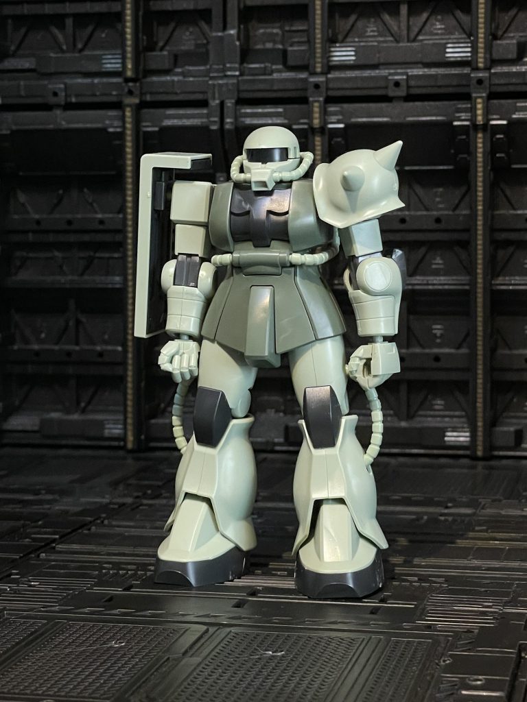 こっ、これが、、ジオンの、ザク、、!きっ、き た!!ペッ、、ペンは、、、