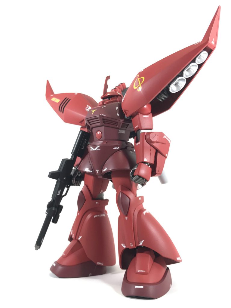 カラーリングはサーモンピンク系ではなく、サザビーに近い色合いにしてみましたが中々渋く決まったと思っております。